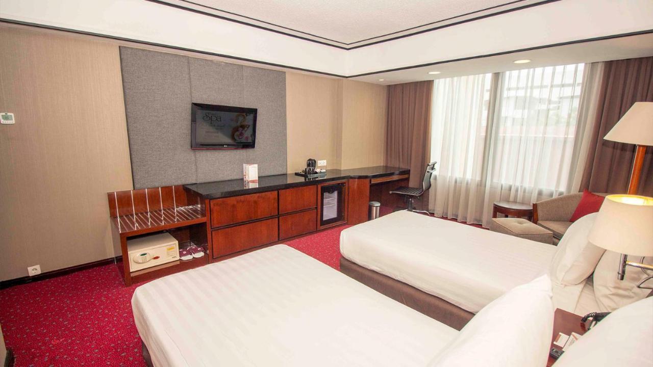 Redtop Hotel & Convention Center Джакарта Экстерьер фото
