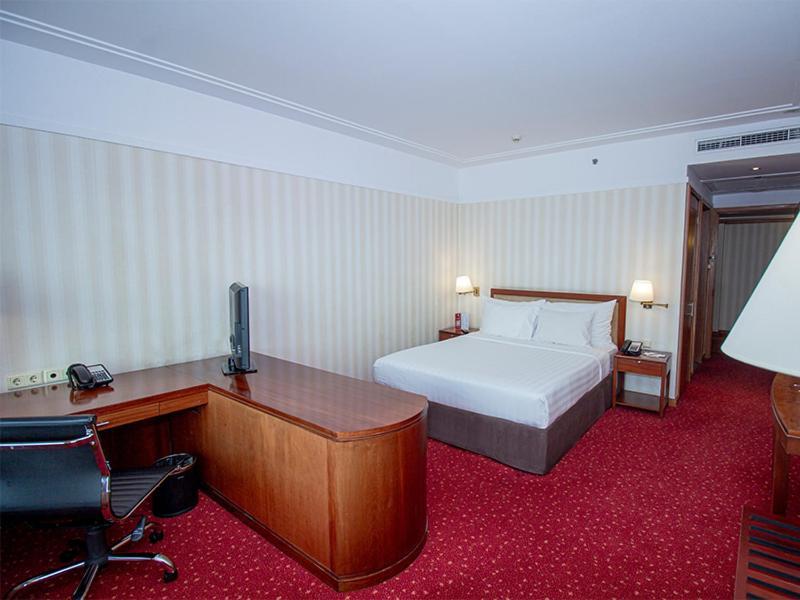 Redtop Hotel & Convention Center Джакарта Экстерьер фото